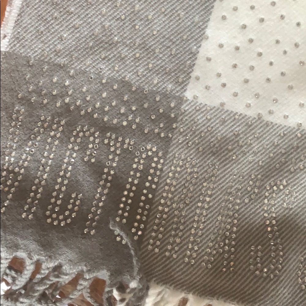 Victoria’s Secret White and Silver Scarf - Picture 2 of 4